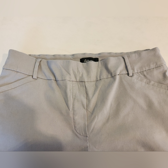 Grey Capri pants - Picture 3 of 4